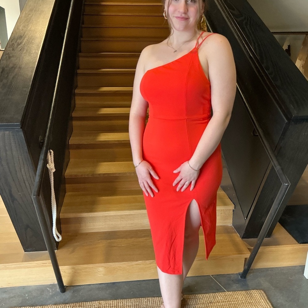 Elegant One-Shoulder Red Dress